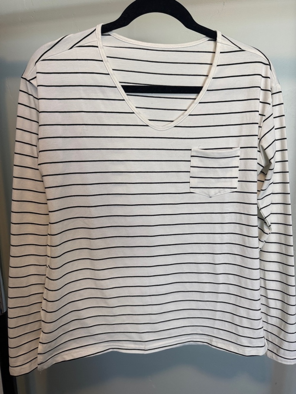 Striped V-Neck Long Sleeve Pocket Tee - White & Black
